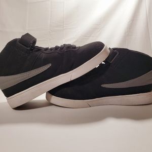 Fila Men's Vulc 13 Size 8.5 sneakers